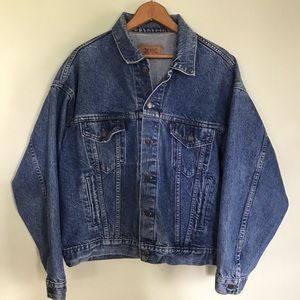 Vintage Levi’s denim trucker jacket